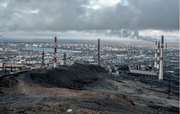 Norilsk, centro minero de níquel y la ciudad importante más aislada de Rusia, recibió internet más rápido en 2017. Foto/ Maxim Babenko para The New York Times.