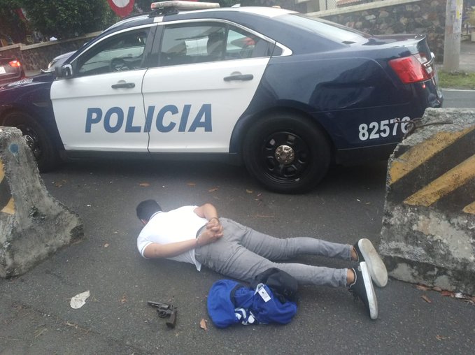 Según la Policía Nacional, el extranjero intentó robarle un reloj a un señor que caminaba por la zona. Foto: Policía Nacional.