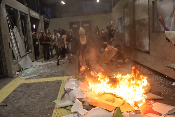 Hasta el momento nadie de ha atribuido los hechos ocurridos en la sede del PRD. Foto: Panamá América.