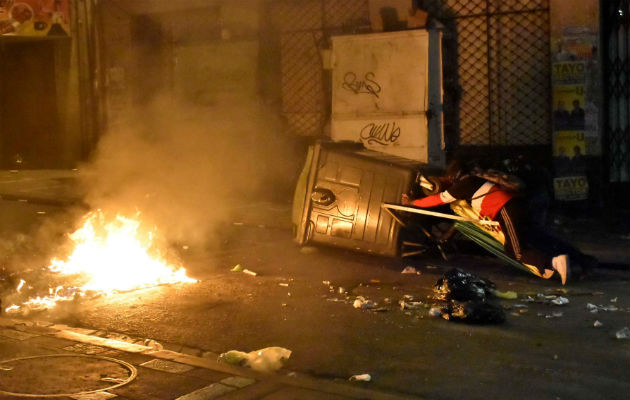 Sepelio de uno de los fallecidos en las protestas en Bolivia. Foto: EFE.