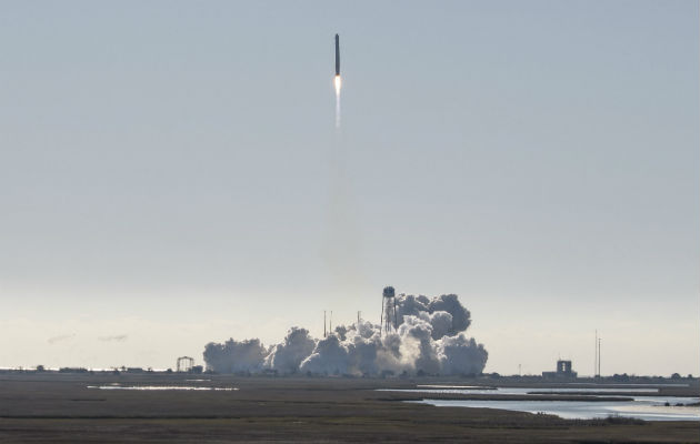 La empresa Northrop Grumman lanzó la cápsula Cygnus para la NASA desde Wallops Island, Virginia. Foto: AP.