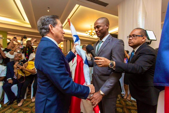 Irving Saladino, es el segundo abanderado en los desfiles del 5 de noviembre. Foto/Presidencia de la República de Panamá