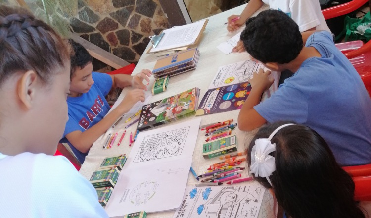 Niños participando de las actividades.  Cortesía