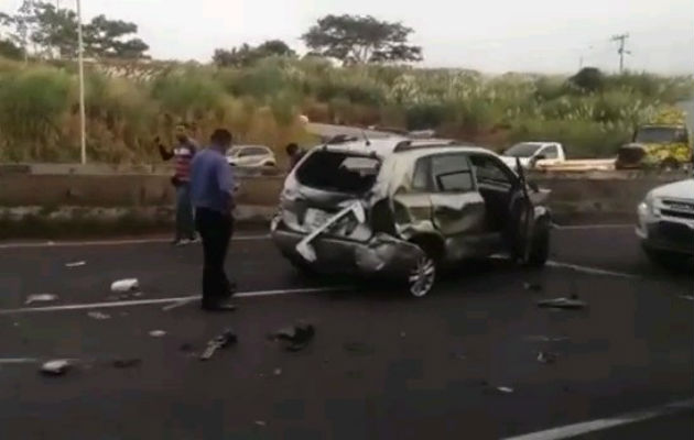 Varios de los automóviles implicados en el accidente resultaron con pérdida total. Foto: Eric A. Montenegro.