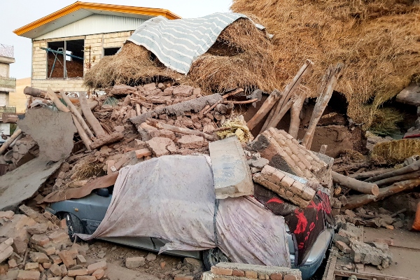 La comarca más afectada fue la de Mianeh, donde se registraron cinco de las víctimas mortales, la mitad de los heridos y varias poblaciones fueron evacuadas. FOTO/AP