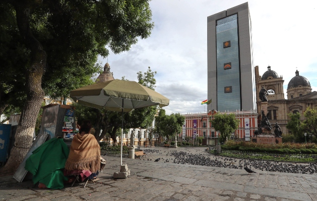 Plaza Murillo y el Palacio de Gobierno luego de la renuncia del presidente de Bolivia, Evo Morales. FOTO/EFE