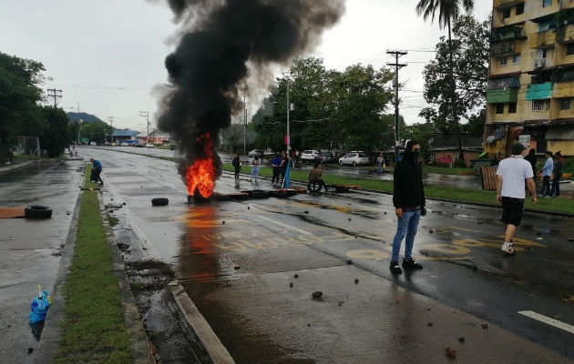 Cierre en la vía Transístmica.