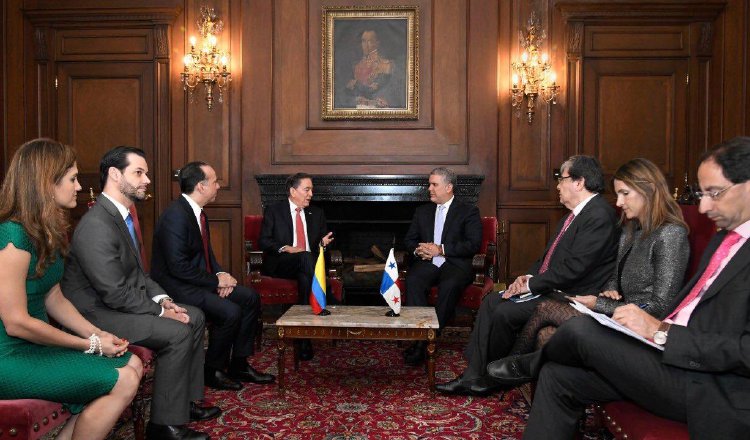 Unas ocho horas duró la visita de Cortizo a Colombia. Foto de cortesía