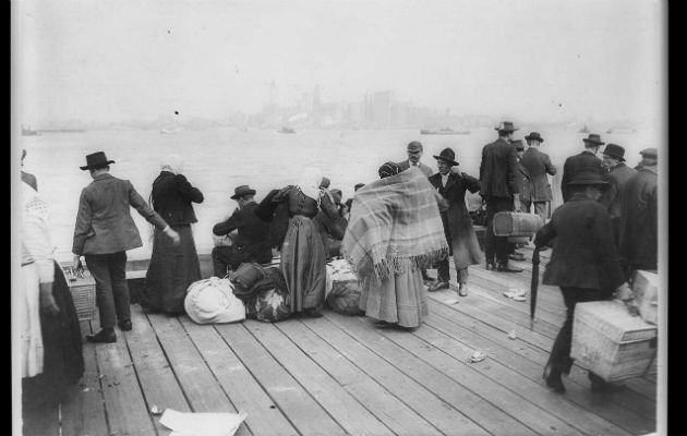 Les va mejor a hijos de inmigrantes pobres que a los nativos pobres, muestra un estudio. Ellis Island. Foto/ Biblioteca del Congreso.