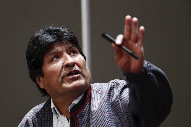 Los hijos del expresidente boliviano acudieron durante esta semana a la Embajada argentina en La Paz para tramitar su traslado, que realizarán sin ningún trato especial.