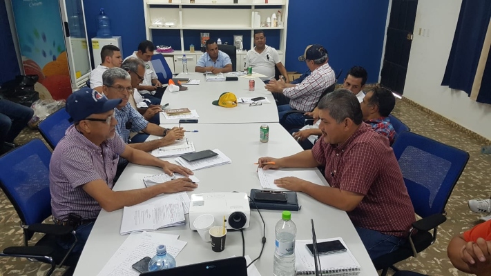 Reunidos en Divisa, provincia de Herrera, los productores pidieron una reunión con carácter de urgencia con el presidente Laurentino Cortizo, y su gabinete agropecuario, para discutir el anteproyecto de ley. Foto Thays Domínguez