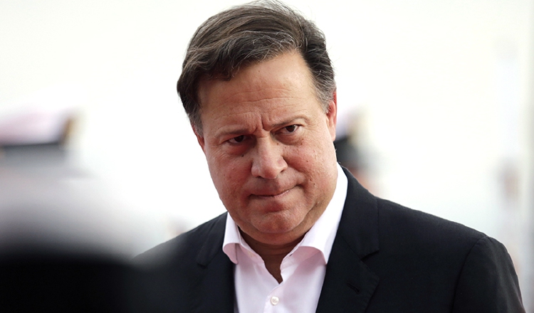 El expresidente Juan Carlos Varela está envuelto en un escándalo tras la revelación de los Varelaleaks.