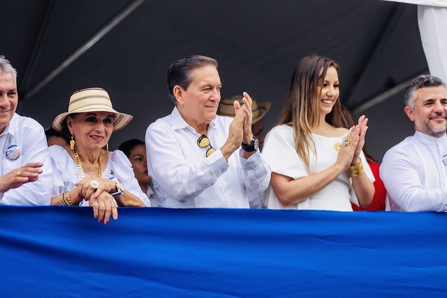 Laurentino Cortizo emitió su llamado en los actos protocolares del 28 de noviembre en La Chorrera. Foto: Cortesía