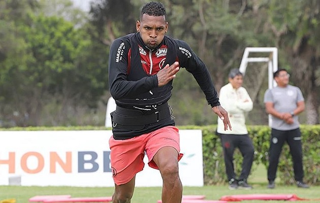 Negrito Quintero es uno de los jugadores más populares de Universitario.