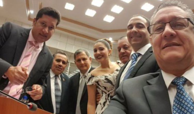 Como lo temía Arrocha, la mayoría de su bancada no se reeligió, incluyéndolo a él mismo.