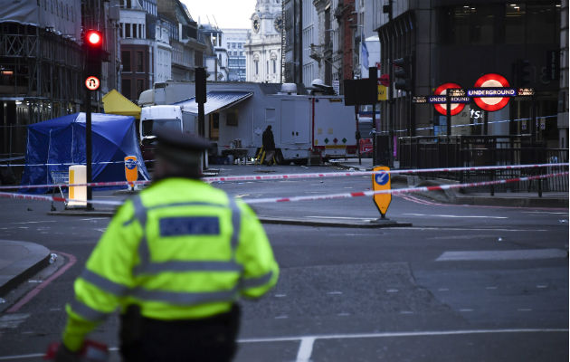 Dos personas murieron y otras tres resultaron heridas en el ataque. Foto: AP.