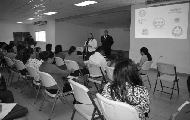 Uno de los seminarios de capacitación dictados a los jueces de paz. Foto: Archivo. Epasa.