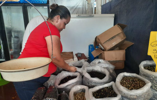 En años anteriores, la libra de guandú se conseguía por arriba de los $5 la libra. Foto: Aurelio Martínez