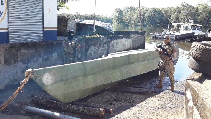 La droga fue encontrada en un semi sumergible, había tres extranjeros a bordo. Foto/Mayra Madrid