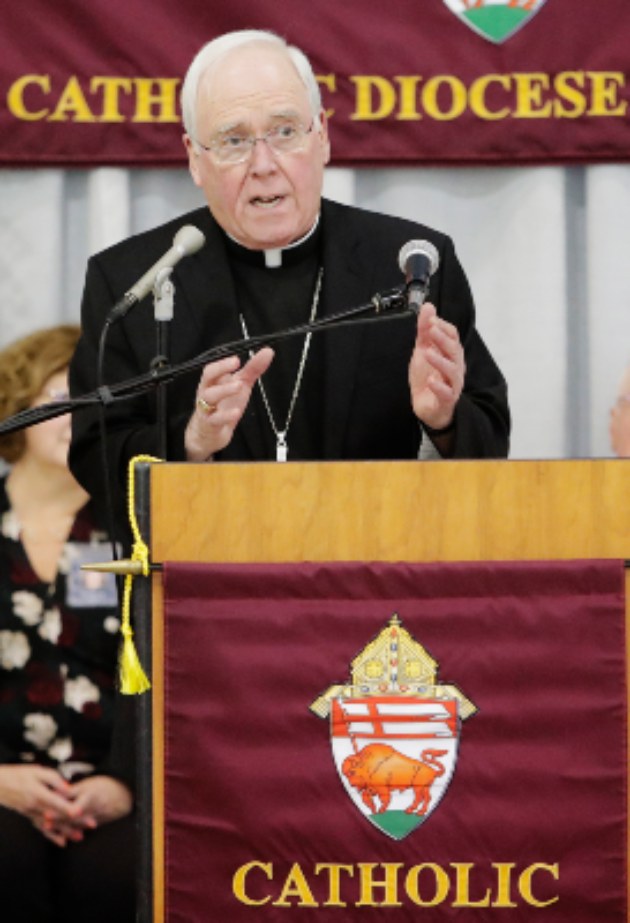 El obispo de Buffalo, Richard Malone, ha sido objeto de duras críticas por presuntos casos de abuso sexual. FOTO/AP