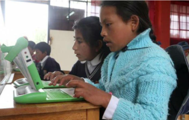 La tecnología va de la mano con la educación. Archivo