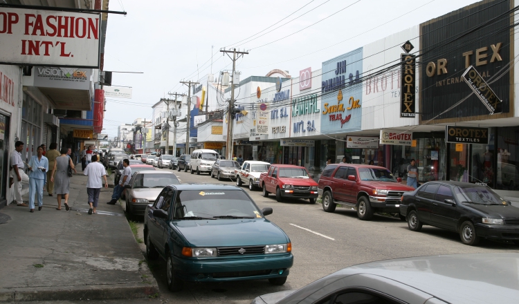 La Zona Libre de Colón sigue a la baja en su movimiento comercial y podría cerrar en negativo este año. Archivo