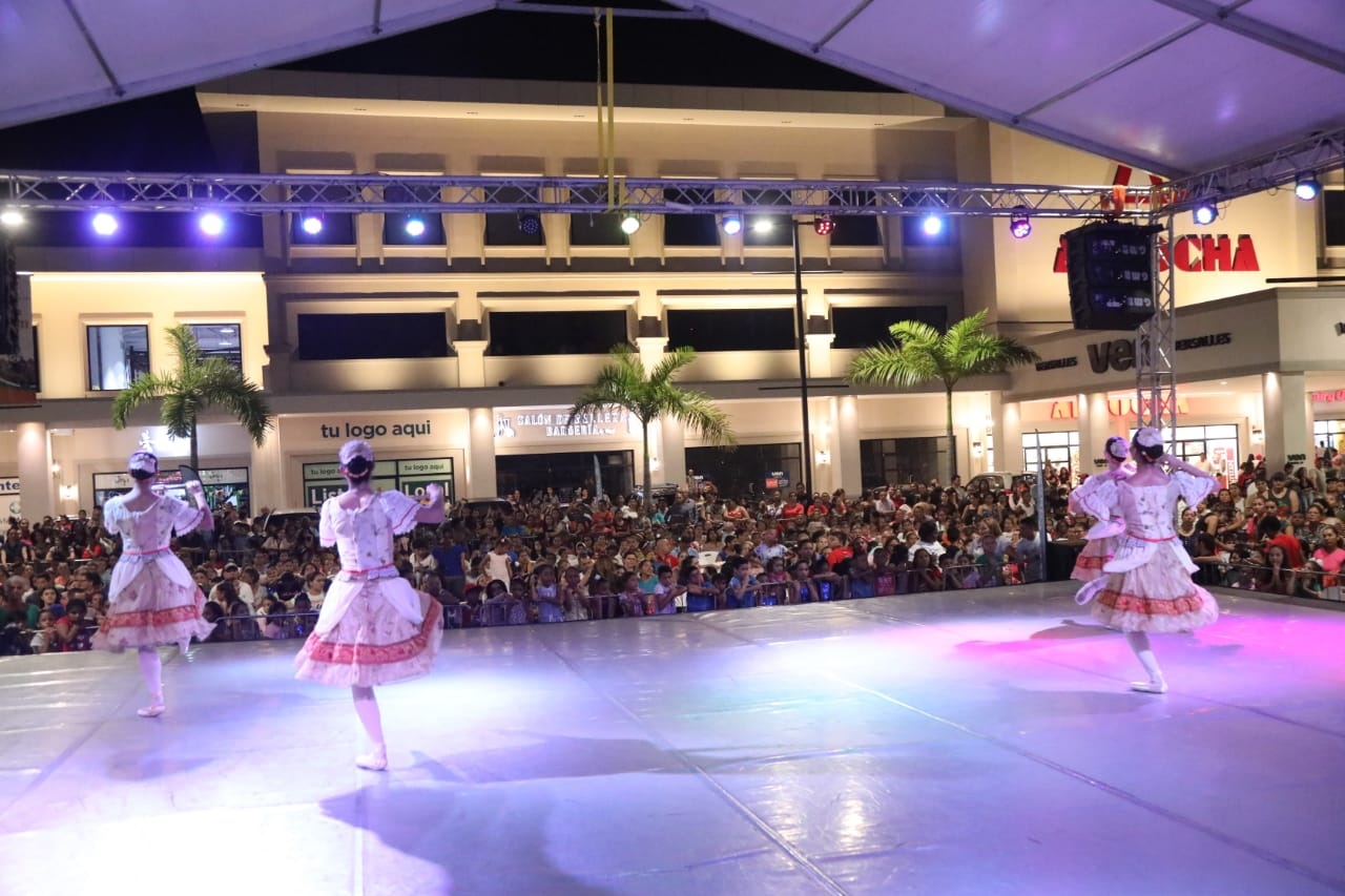 Participaron 30 bailarines del Ballet Nacional de Panamá. Foto: Cortesía MiCultura