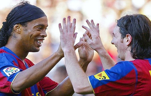 Messi y Ronaldinho jugaron juntos en el Barcelona.