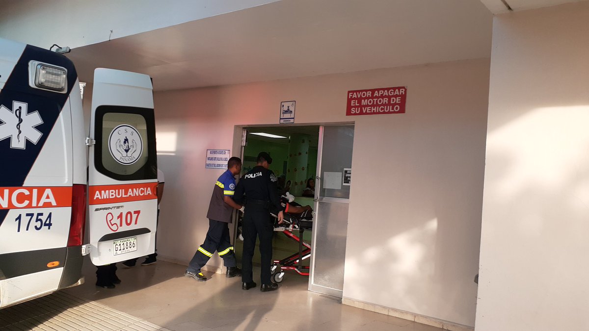 La reyerta inició pasado el medio día; dos grupos rivales se toparon en el patio del penal. Foto: Panamá América.