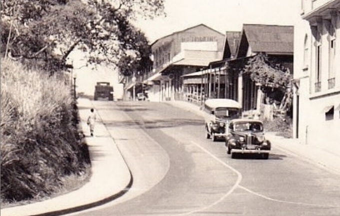 Bajada de la Avenida 4 de Julio, en 1930. Foto: Panamá Vieja Escuela.