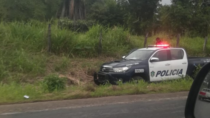 Se pudo conocer que la condición de las unidades de la Policía Nacional que sufrieron el accidente es estable y se mantienen en un centro médico. Foto/Mayra Madrid