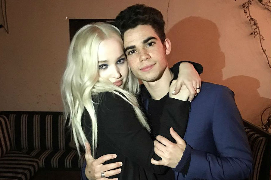 Cameron Boyce y Dove Cameron.