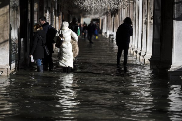 Inundaciones en la Plaza de San Marcos, Italia. FOTO/AP