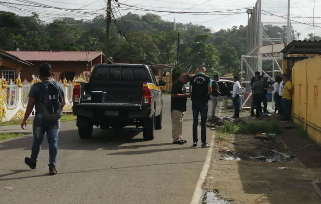 El vehículo que manejaba la víctima era alquilado, un auto sedán, marca hyundai, color gris. Foto: Diómedes Sánchez S. 