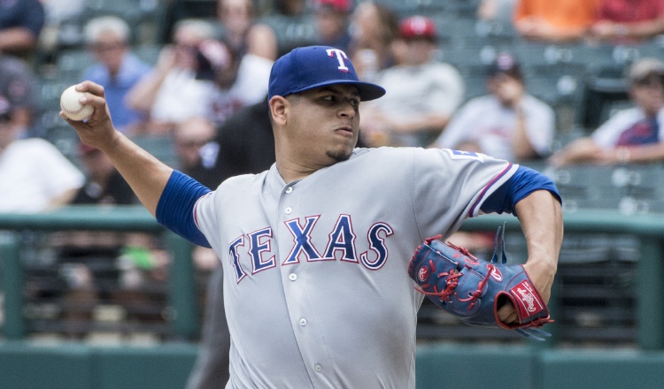 Ariel Jurado, lanzador de los Texas Rangers, fue incluido en la nómina de Panamá. 