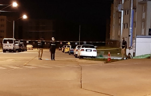 Vuelve a correr la sangre en Arraiján, matan a un joven en Ciudad Esperanza Este nuevo caso de homicidio se suma al registrado la noche del jueves en El Chorrillito. Foto: Eric A. Montenegro.