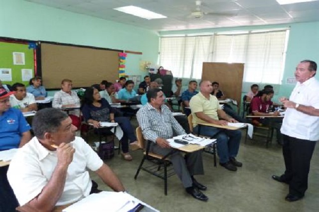 Las capacitaciones se realizarán durante tres semanas de manera simultánea, en las 16 regiones educativas a nivel nacional.  Cortesía