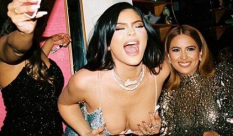 Kylie Jenner en el video donde estaba pasada de copas.