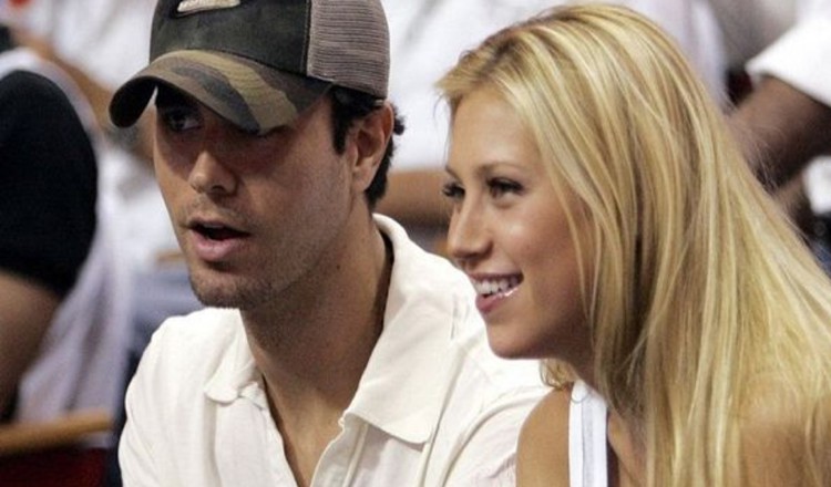 Enrique Iglesias y Anna Kournikova.  AP