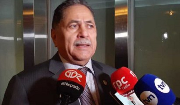 Roberto Ábrego es presidente de la Comisión de Credenciales.