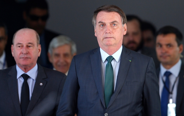 Jair Bolsonaro ha sufrido múltiples quebrantos de salud desde antes de llegar al cargo. Foto: AP Photo/Eraldo Peres