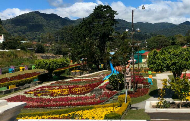  Esperan atraer cerca de 200 mil visitantes por las diversas atracciones que se tienen en la Feria de las Flores y del Café.