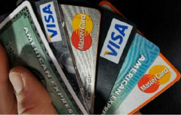 Al cierre del 2019 la deuda de tarjetas de crédito ascendió a $2,657 millones. Foto: Archivo.