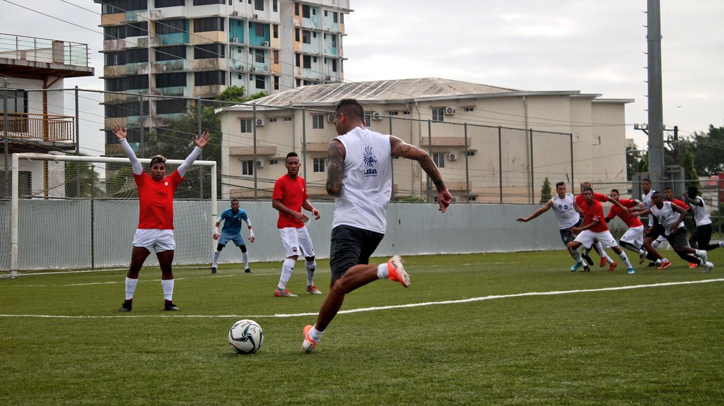 Juego de pretemporada entre Tauro y Sanfra. Foto:@TauroFC