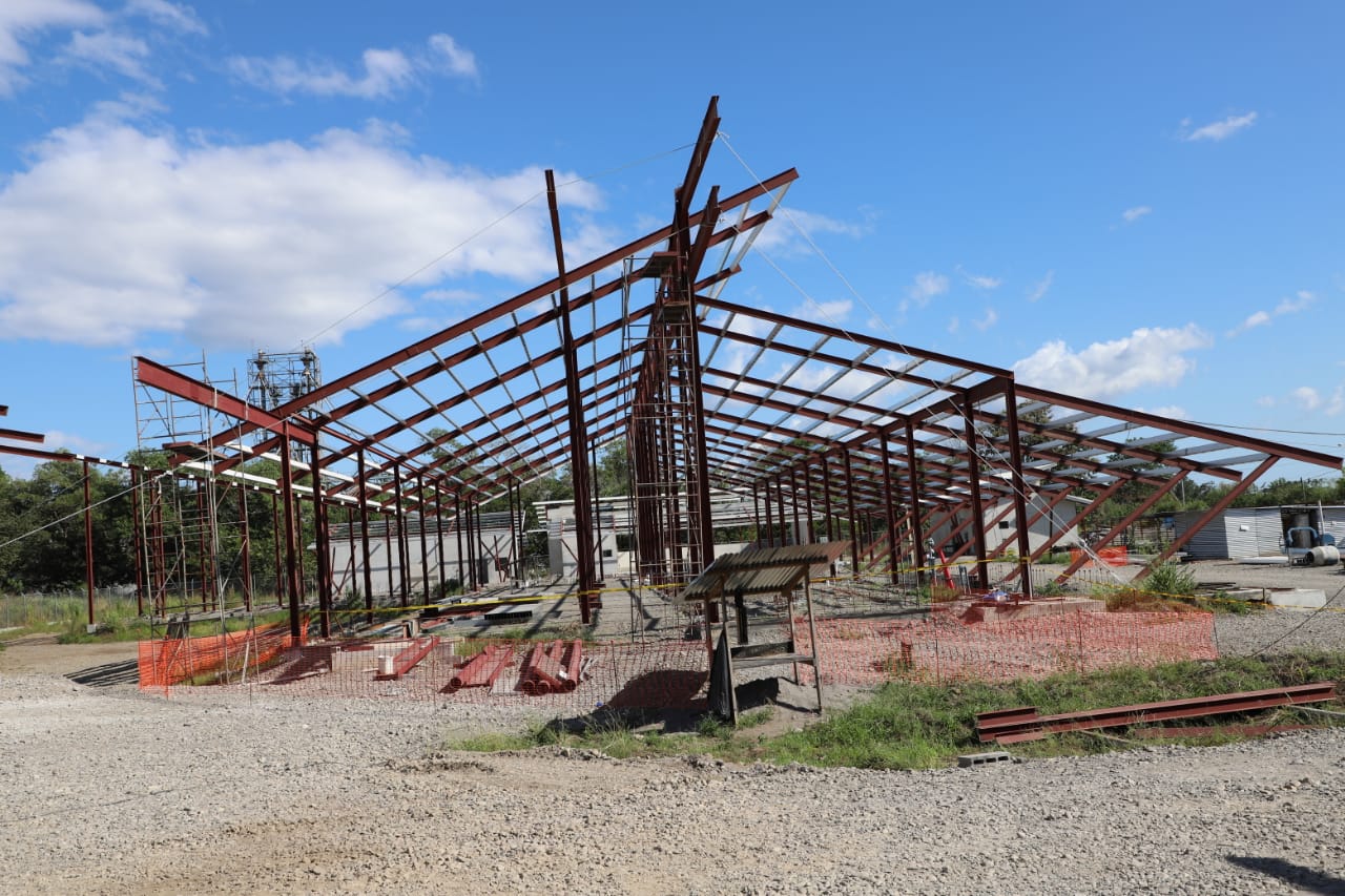 El titular del MIDA visitó la obra  y pudo constar en  terreno, que hay un retraso casi total en los trabajos.