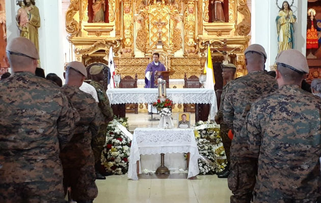 La ceremonia religiosa se dio en la iglesia de Santa Librada. Foto: Thays Domínguez.