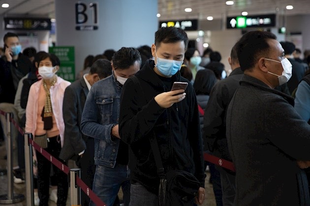 Según Xu, los investigadores del Centro usaron secuenciación genética de rápido rendimiento para identificar los patógenos un día después de recibir las primeras cuatro muestras el pasado día 2, procedentes de Wuhan.