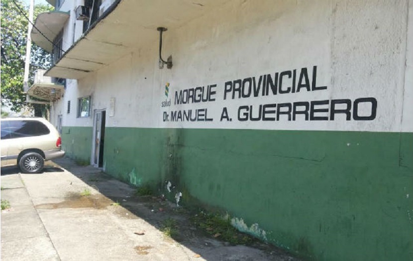el Ministerio Público hizo el levantamiento de los restos, que fueron trasladados a la morgue judicial de Colón. Foto/Diomedes Sanchez