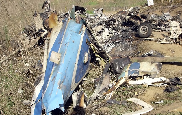 Restos del helicóptero. Foto:AP