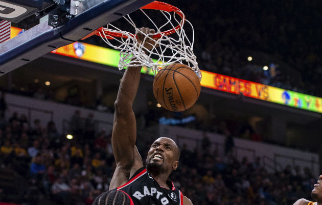 Serge Ibaka ganó un campeonato de la NBA con los Raptors de Toronto el año pasado, y dice querer más. Foto / Doug Mcschooler/Associated Press.